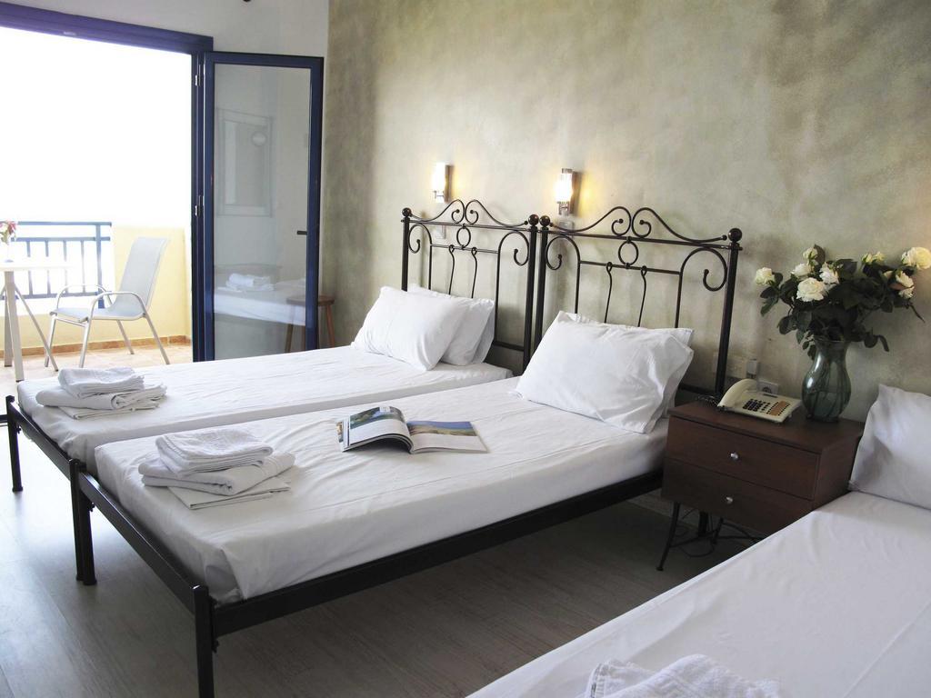 Hotel Azur Kriopigi Quarto foto