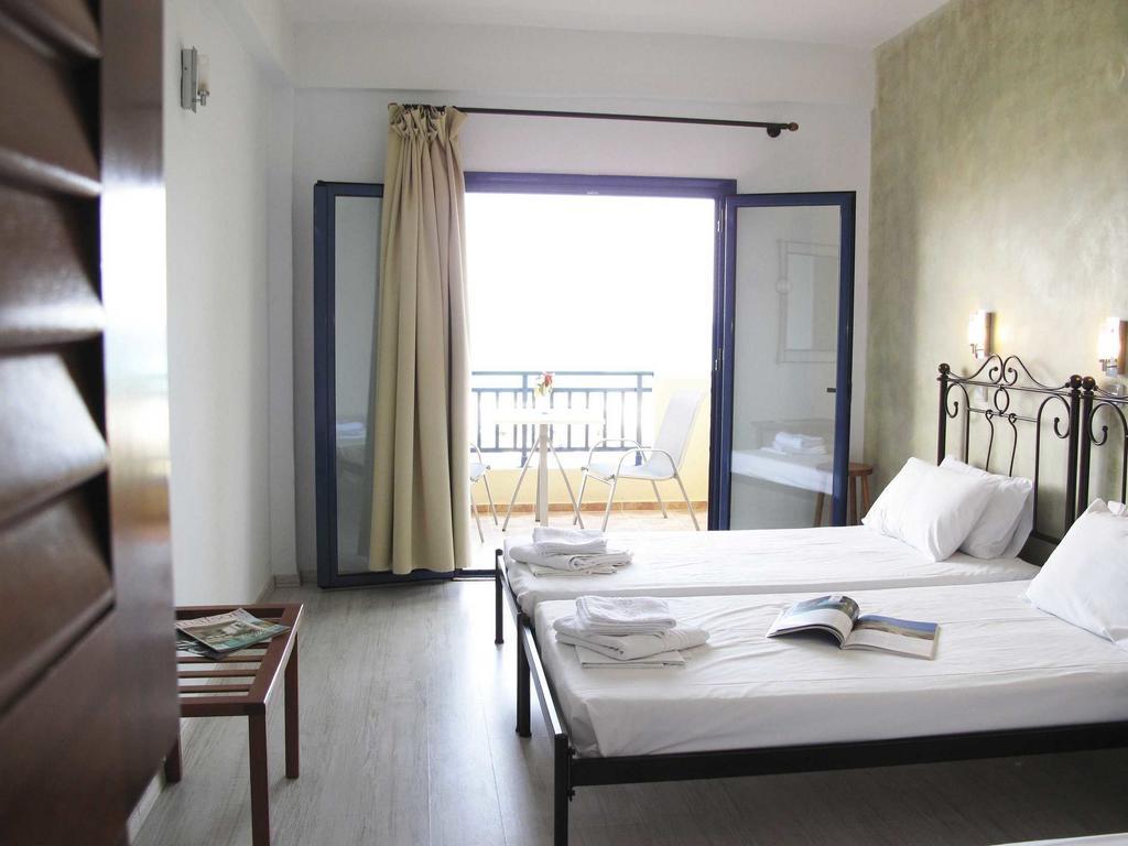 Hotel Azur Kriopigi Quarto foto